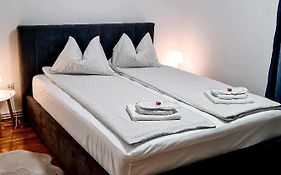 Apartament Alina - la parter&parcare rezervata